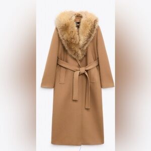BELTED WOOL COAT
Light tan